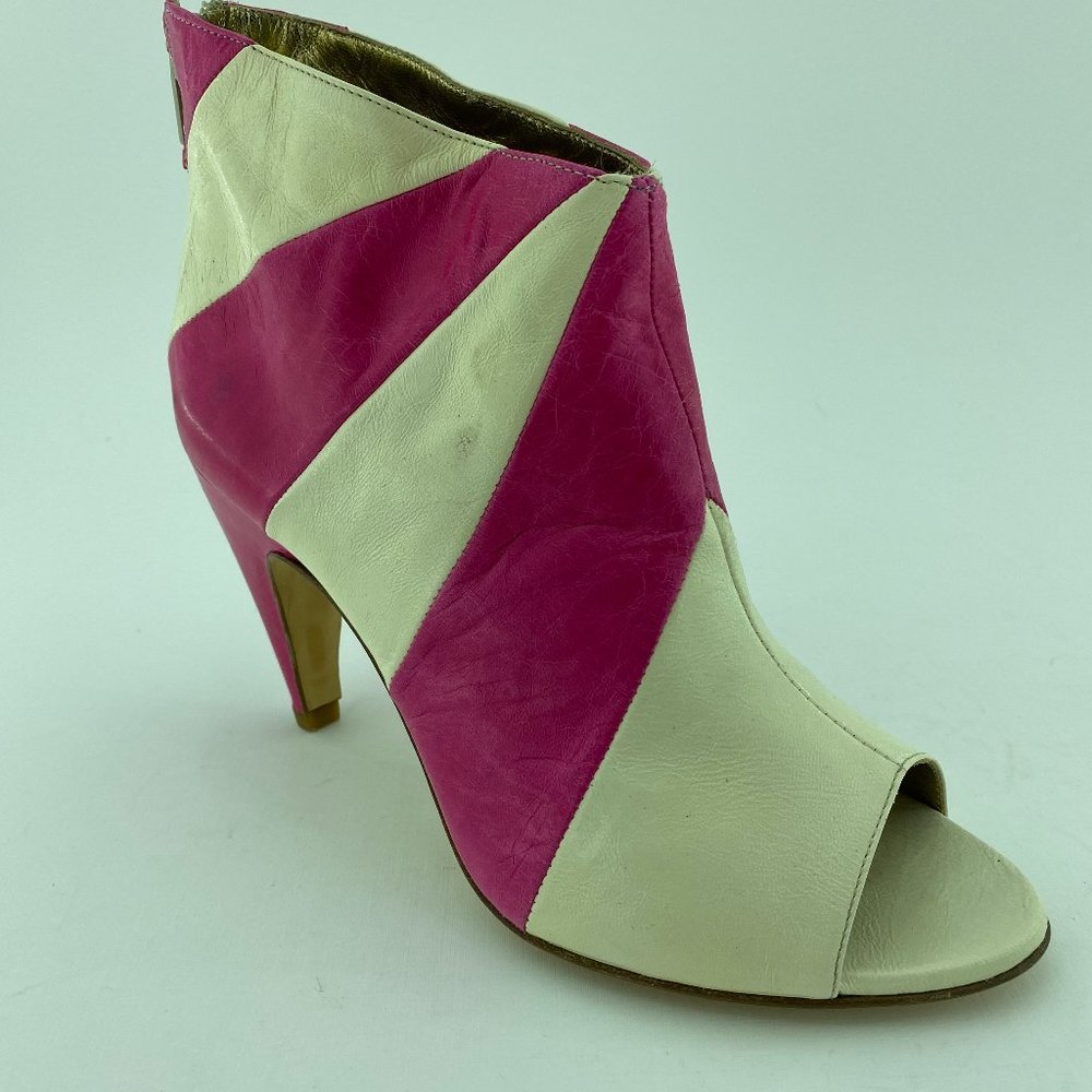 GIGI FAVELA BOOTIES SIZE 37(ITALY) US-6.5 NWB